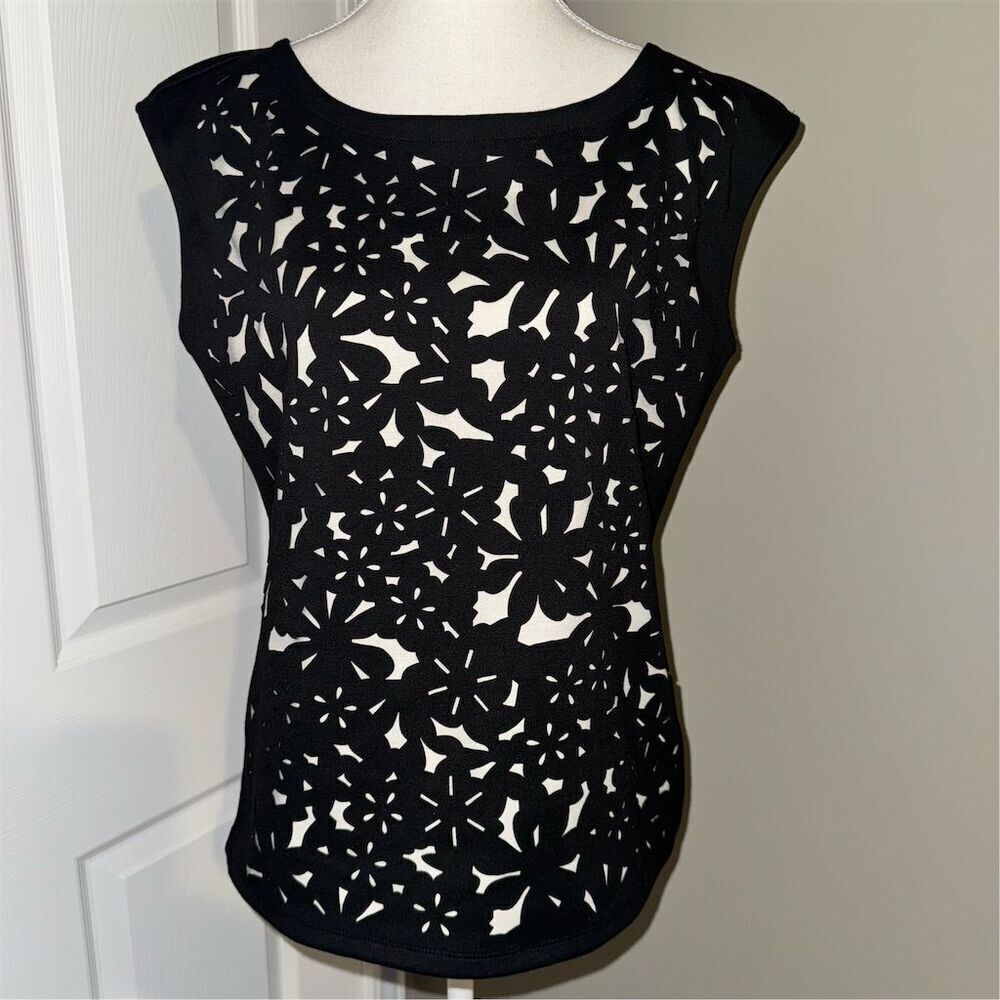 Ann Taylor Petites Floral Laser/Cut Out Sleeveless Blouse Black Size L Office